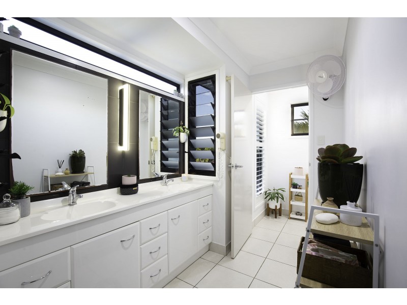 2 Inletway Court, Blacks Beach QLD 4740