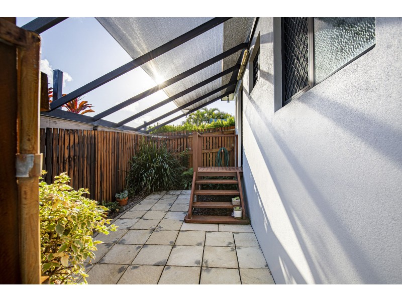 2 Inletway Court, Blacks Beach QLD 4740