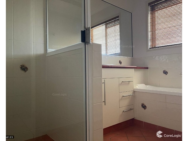 4 Kensington Court, Glenella QLD 4740