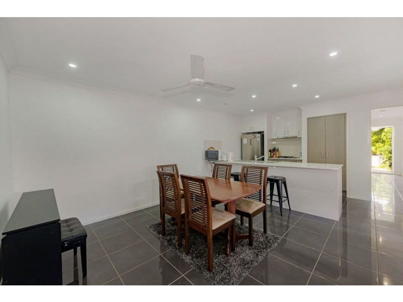 1 & 2 22 Makybe Diva Drive, Ooralea QLD 4740