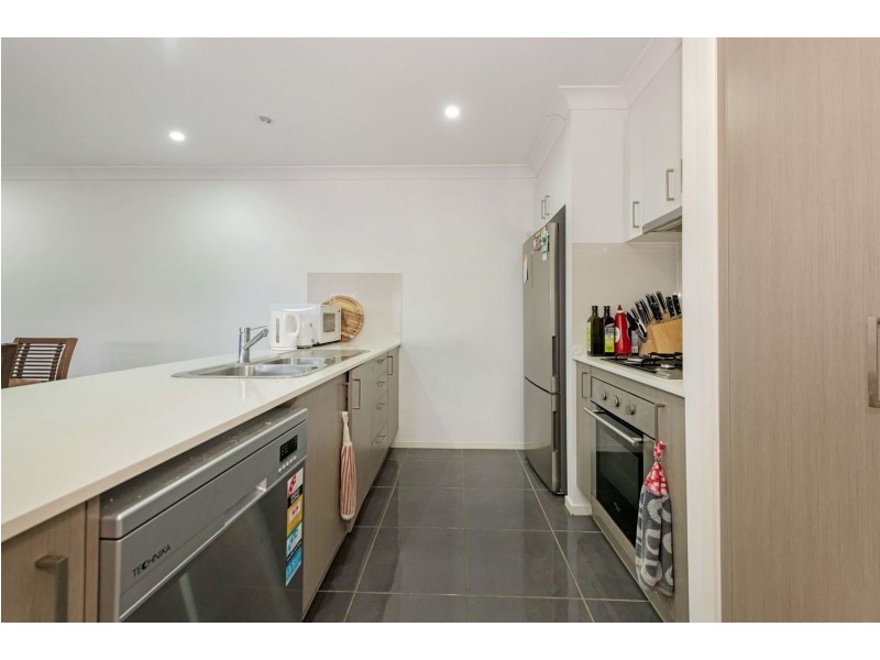 1 & 2 22 Makybe Diva Drive, Ooralea QLD 4740
