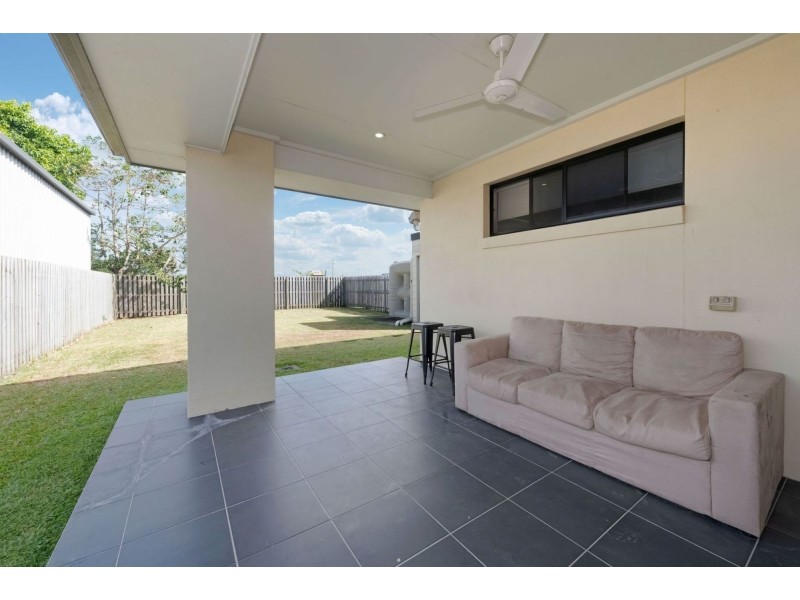 1 & 2 22 Makybe Diva Drive, Ooralea QLD 4740