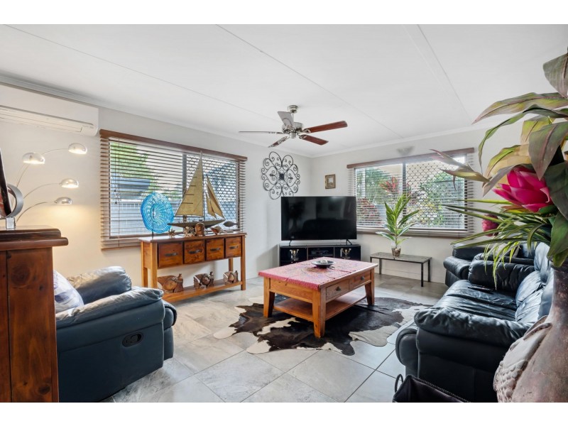 6 Viola Street, Glenella QLD 4740