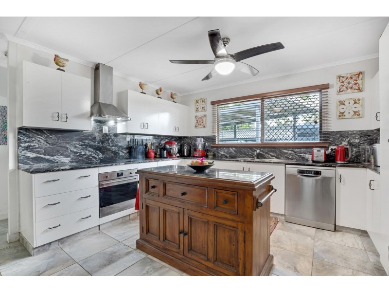 6 Viola Street, Glenella QLD 4740
