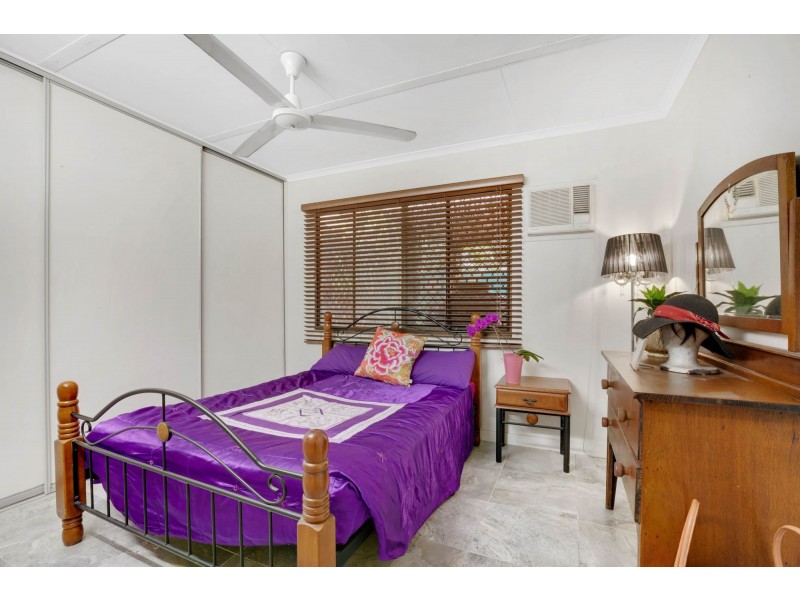6 Viola Street, Glenella QLD 4740