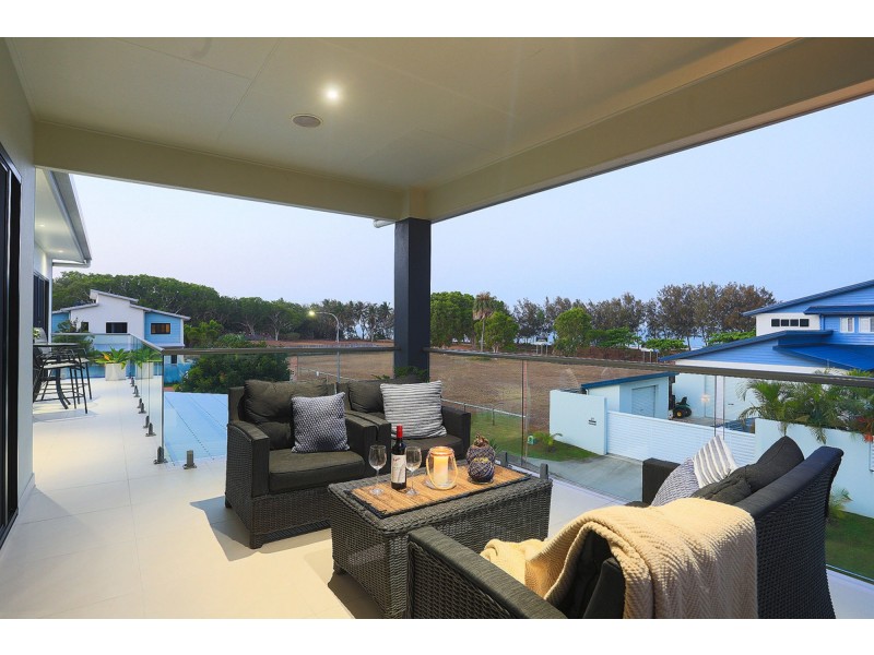 16 Turtle Place, Blacks Beach QLD 4740