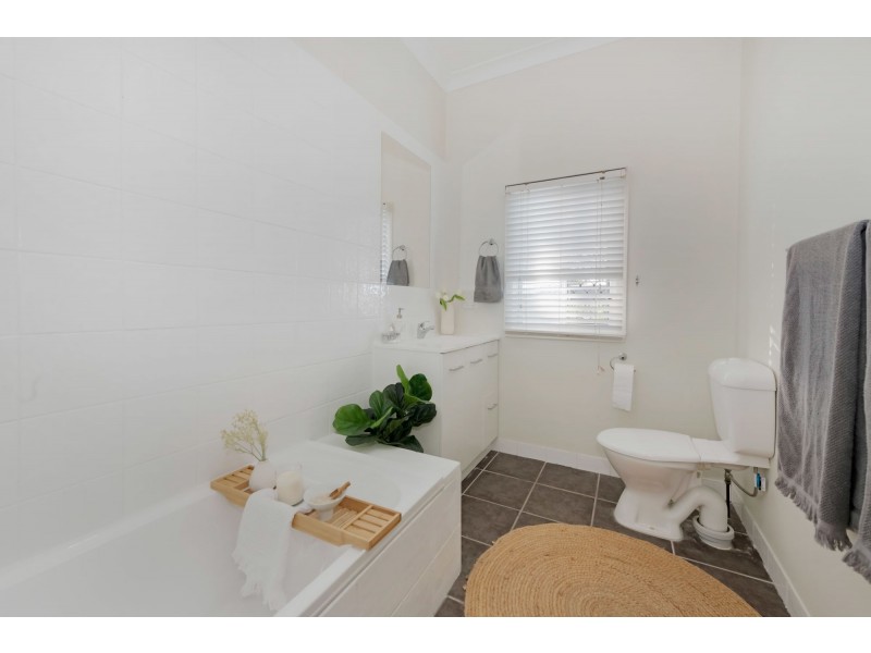33 Shakespeare Street, East Mackay QLD 4740