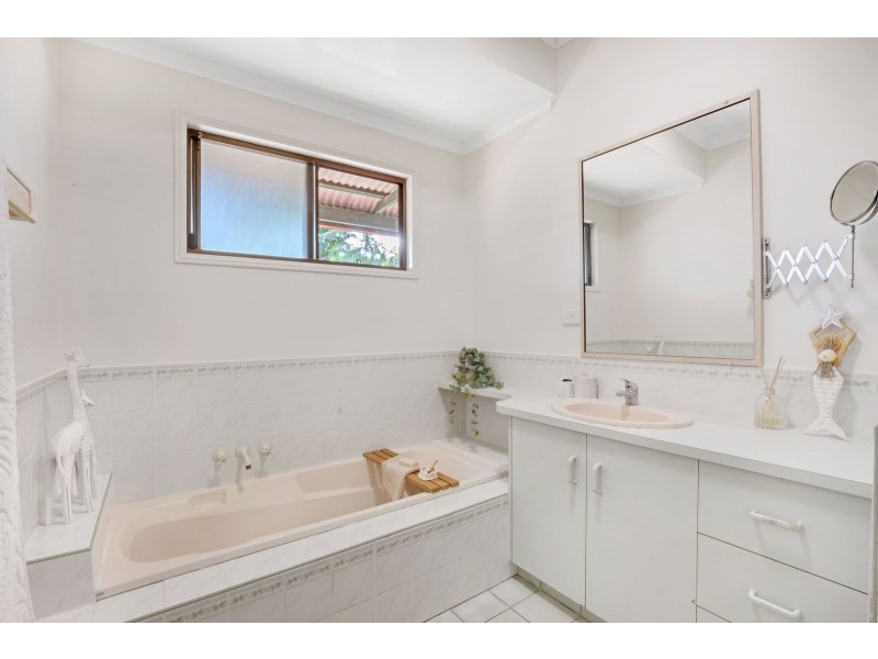 26 Mackenzie Street, Eimeo QLD 4740