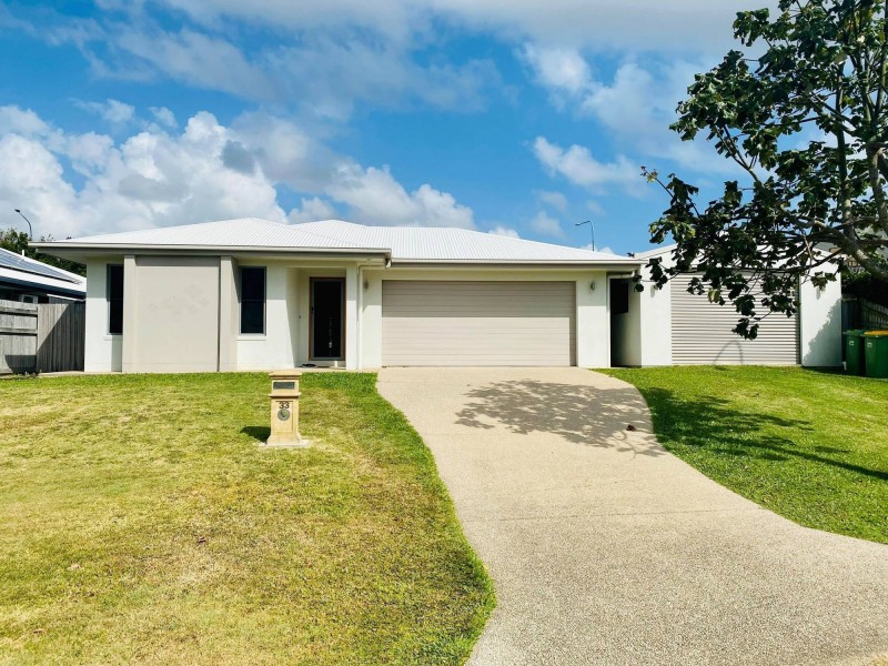 33 Raffia Street, Rural View QLD 4740
