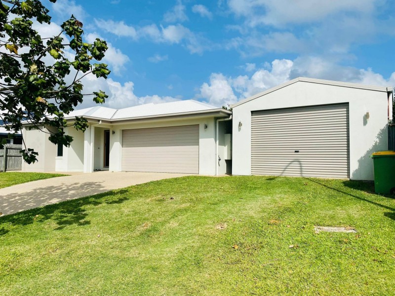 33 Raffia Street, Rural View QLD 4740