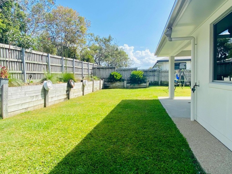 33 Raffia Street, Rural View QLD 4740