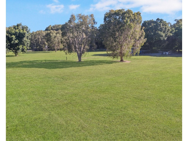 80 Banksia Avenue, Andergrove QLD 4740