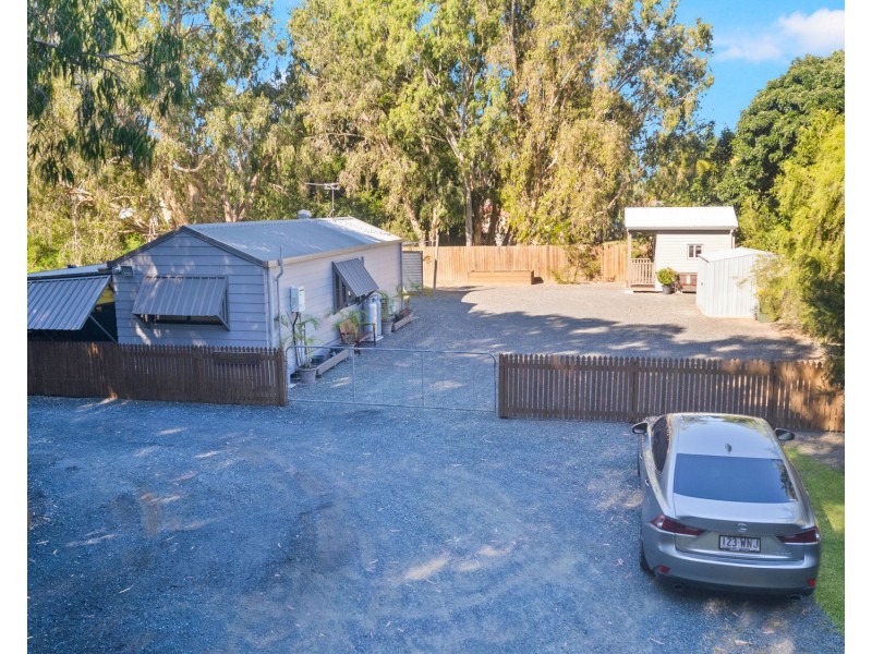 80 Banksia Avenue, Andergrove QLD 4740