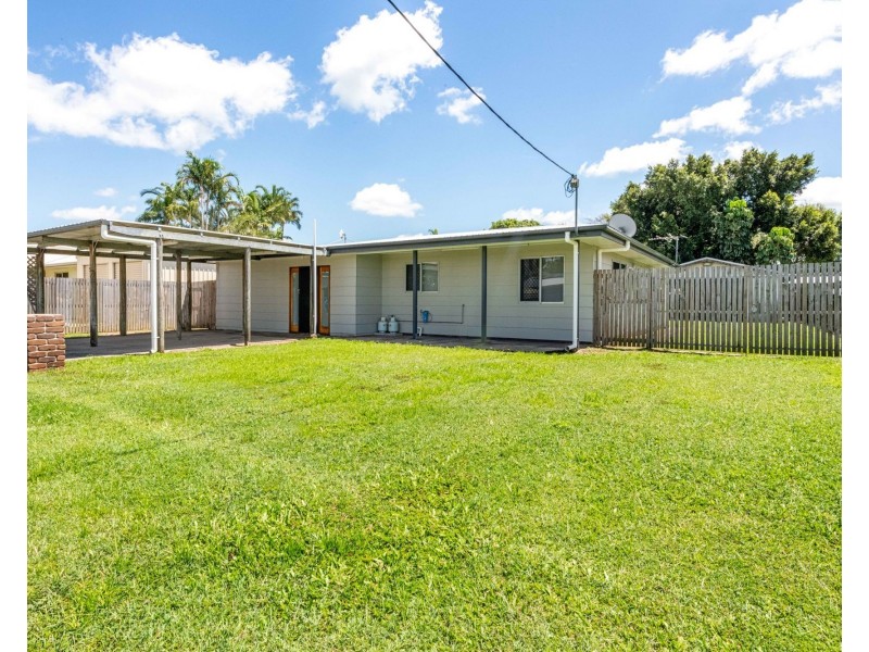 5 Lambrook Court, Alexandra QLD 4740
