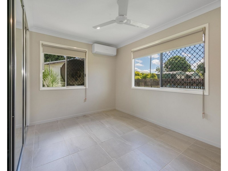 5 Lambrook Court, Alexandra QLD 4740