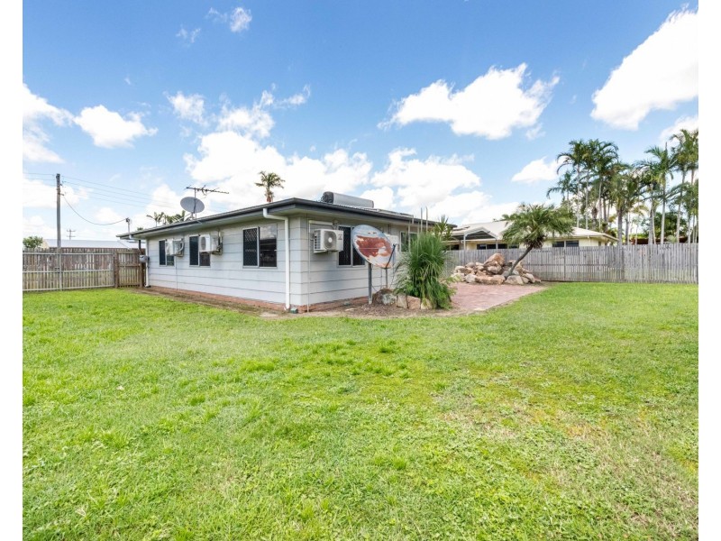 5 Lambrook Court, Alexandra QLD 4740