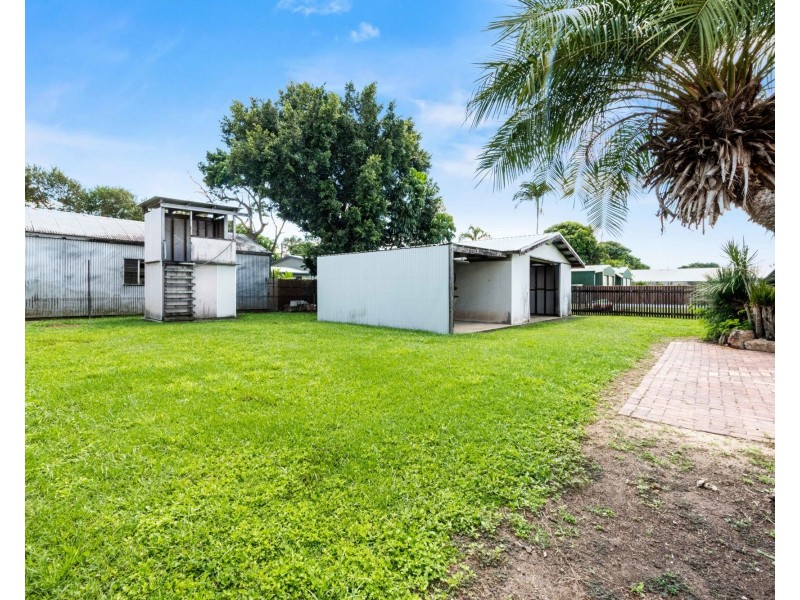 5 Lambrook Court, Alexandra QLD 4740