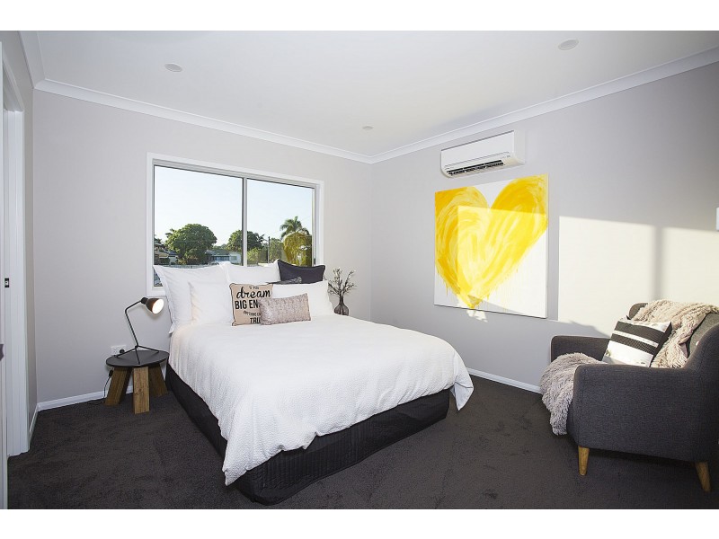 1 & 2/19 The Crescent, North Mackay QLD 4740