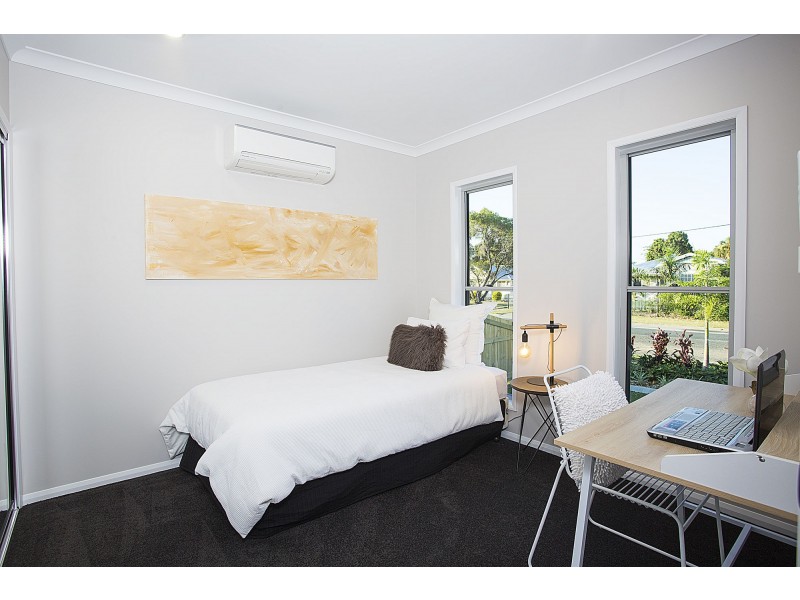 1 & 2/19 The Crescent, North Mackay QLD 4740