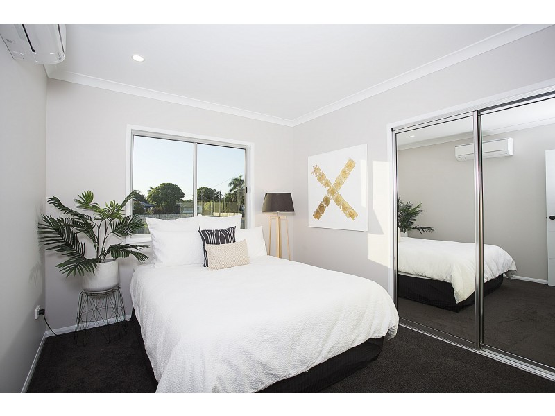 1 & 2/19 The Crescent, North Mackay QLD 4740