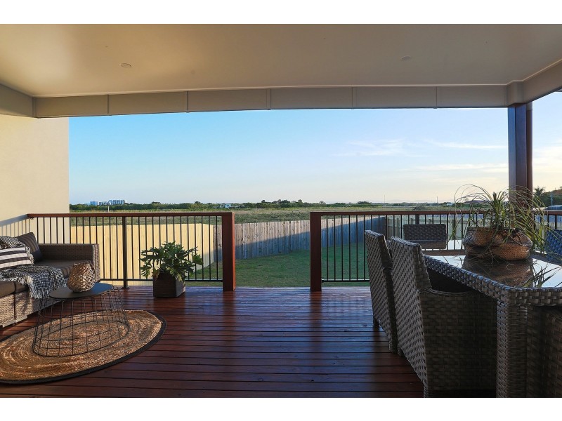 1 & 2/19 The Crescent, North Mackay QLD 4740
