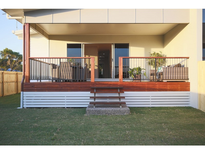 1 & 2/19 The Crescent, North Mackay QLD 4740