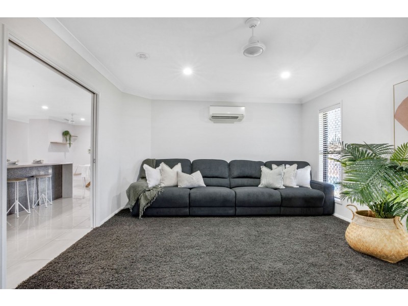 2 Surrey Court, Ooralea QLD 4740