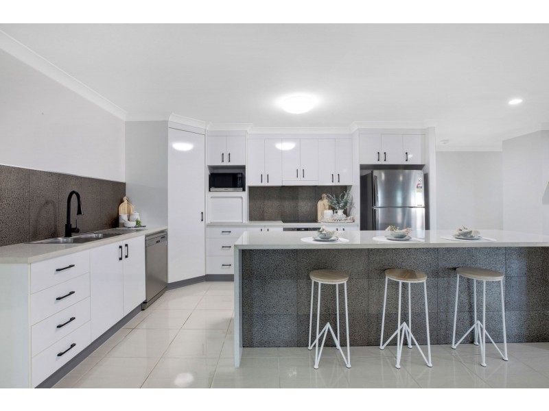 2 Surrey Court, Ooralea QLD 4740