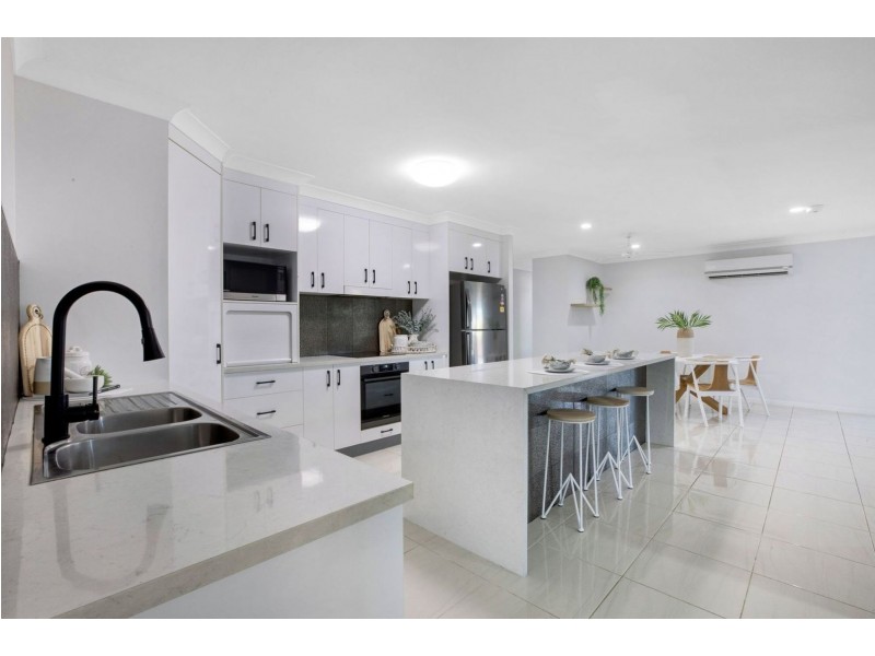 2 Surrey Court, Ooralea QLD 4740