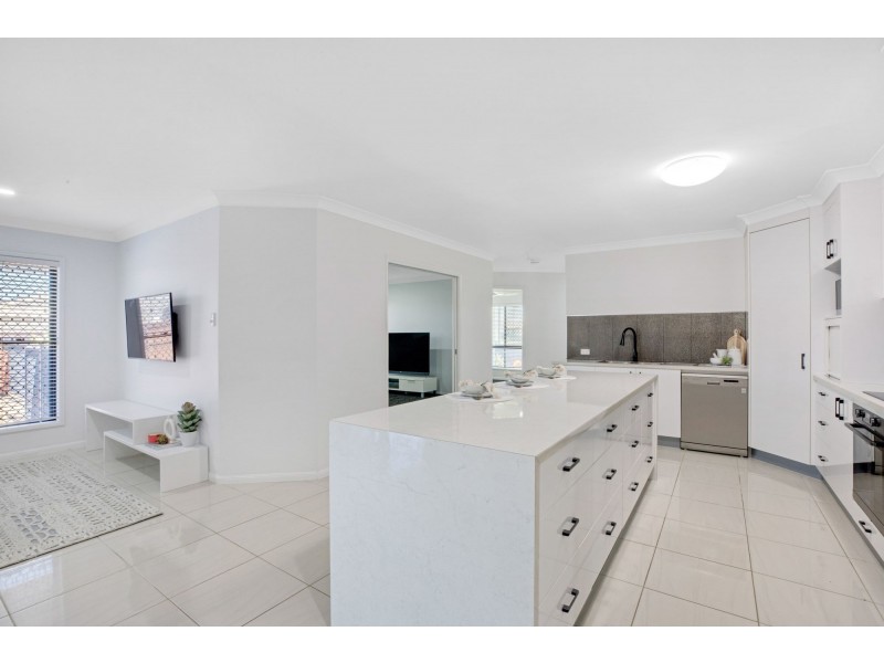2 Surrey Court, Ooralea QLD 4740