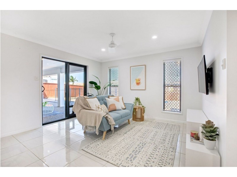 2 Surrey Court, Ooralea QLD 4740