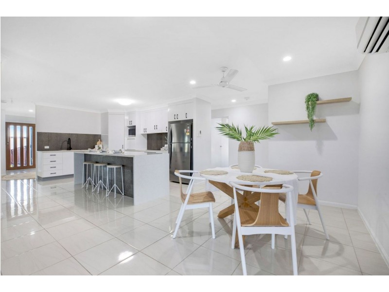 2 Surrey Court, Ooralea QLD 4740