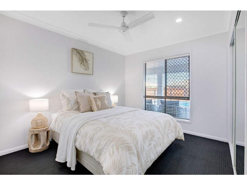 2 Surrey Court, Ooralea QLD 4740