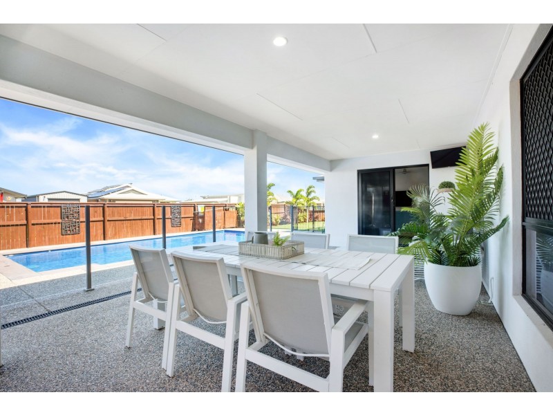 2 Surrey Court, Ooralea QLD 4740