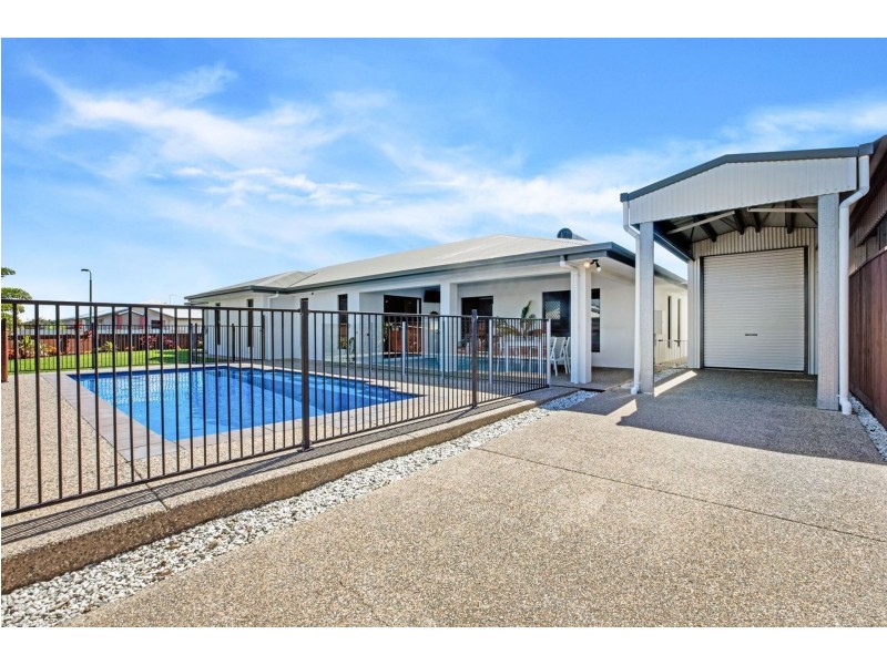 2 Surrey Court, Ooralea QLD 4740