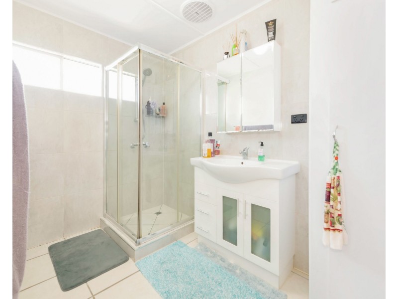 9 Pharlap Parade, Ooralea QLD 4740