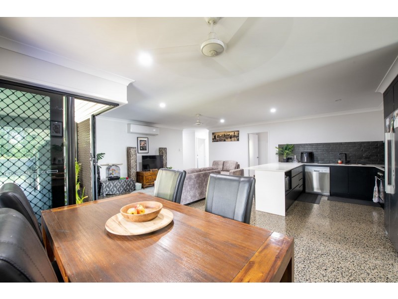 5 Preston Street, Slade Point QLD 4740