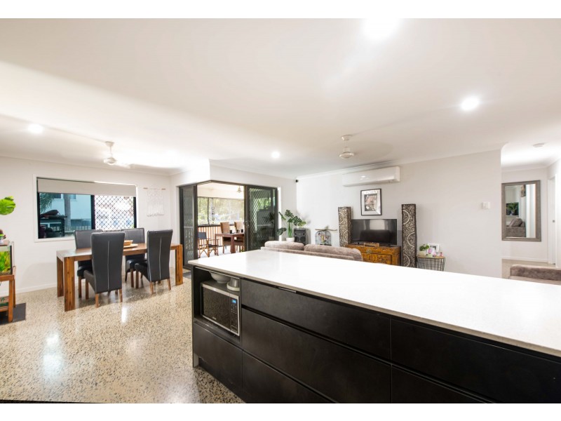 5 Preston Street, Slade Point QLD 4740