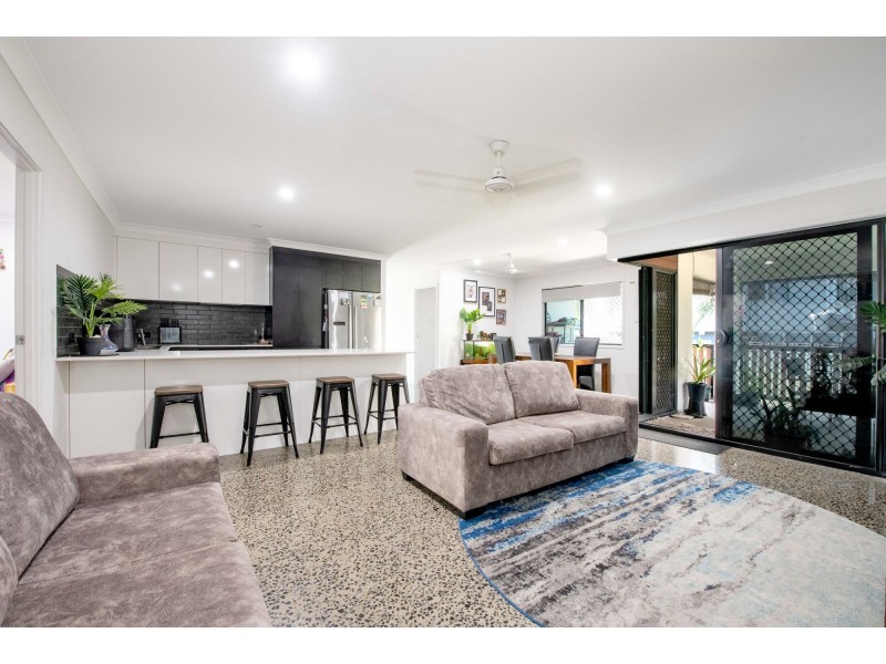 5 Preston Street, Slade Point QLD 4740