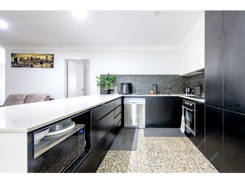 5 Preston Street, Slade Point QLD 4740