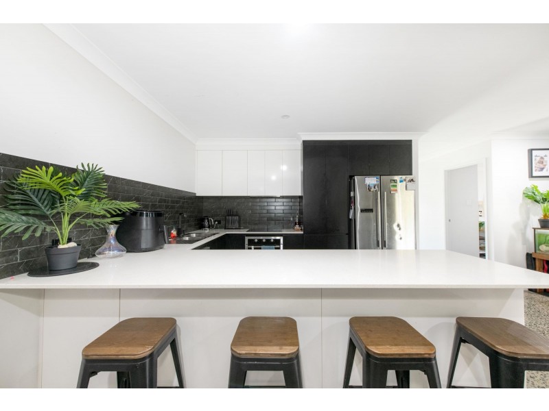 5 Preston Street, Slade Point QLD 4740