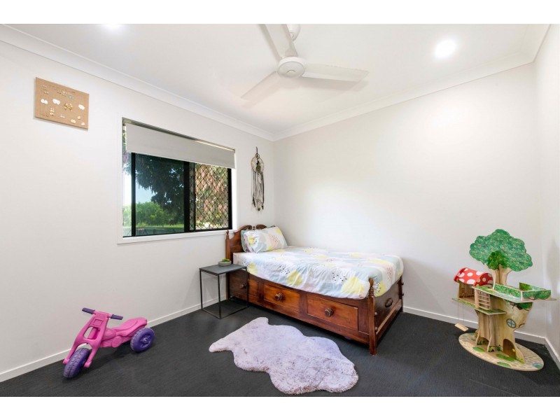 5 Preston Street, Slade Point QLD 4740