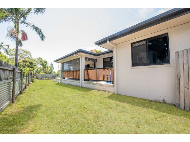 5 Preston Street, Slade Point QLD 4740
