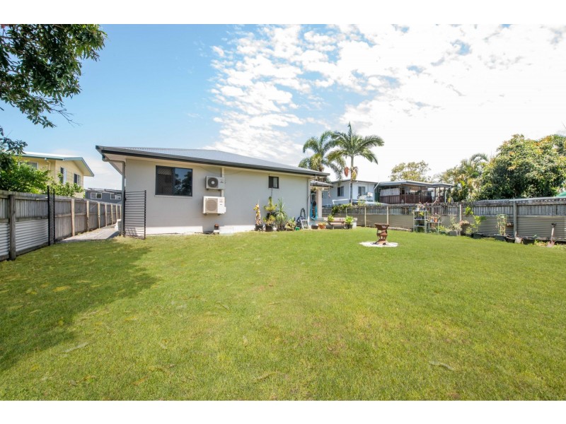 5 Preston Street, Slade Point QLD 4740