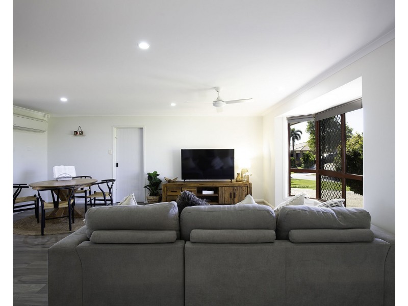 6 Sir Griffith Way, Rural View QLD 4740
