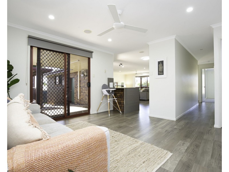 6 Sir Griffith Way, Rural View QLD 4740