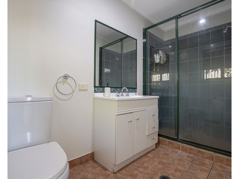 6 Sir Griffith Way, Rural View QLD 4740