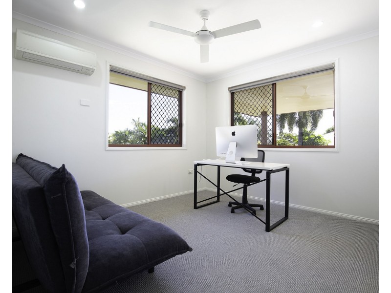6 Sir Griffith Way, Rural View QLD 4740