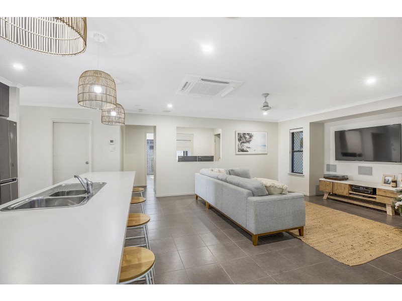15 Pelorus Court, Ooralea QLD 4740
