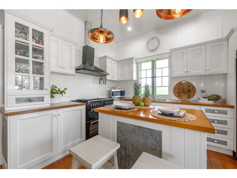 16 Beaton Street, West Mackay QLD 4740